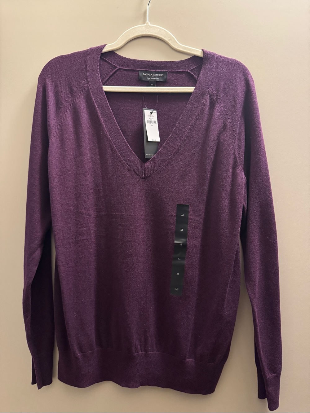 Banana Republic Deep Plum V-Neck Forever Sweater - New never worn